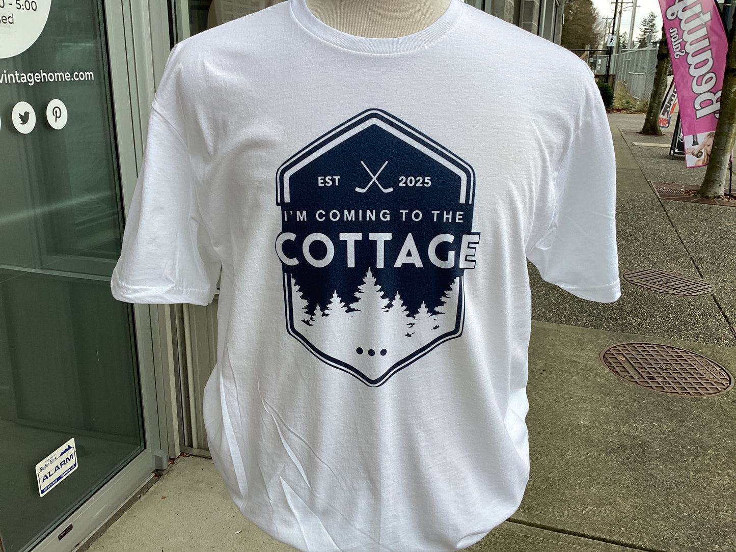 I’m coming to the cottage T-Shirt~ CLEARANCE