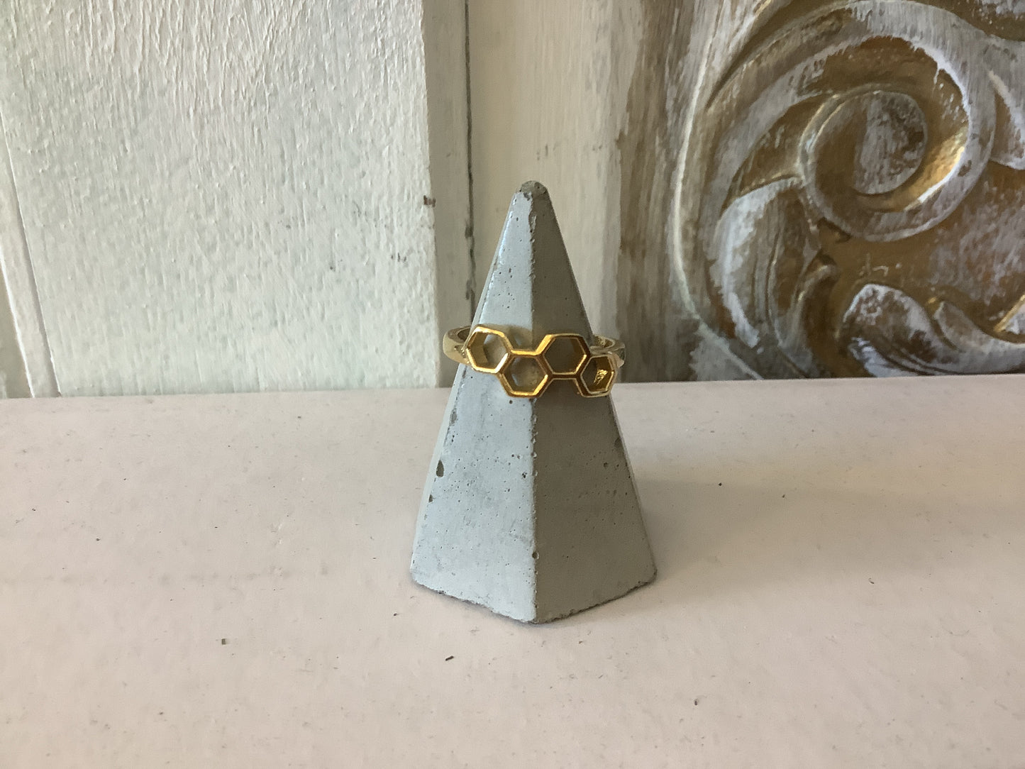 Standout Boutique - Honey Comb Ring