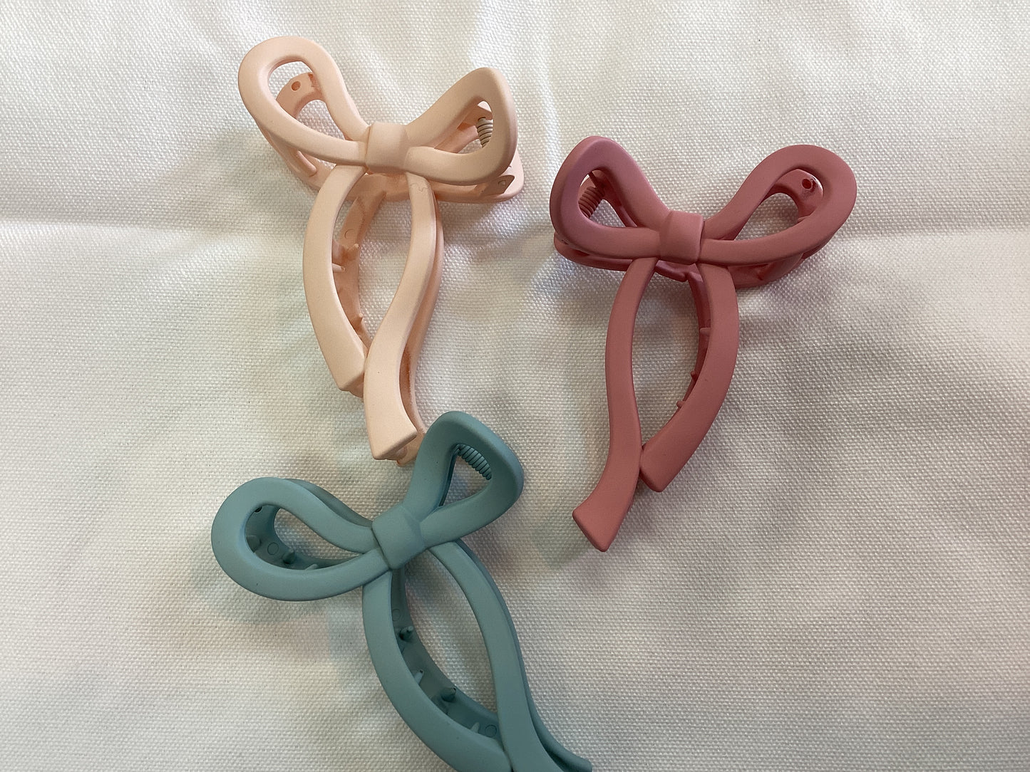 Town & Country- Bow Hair Claw