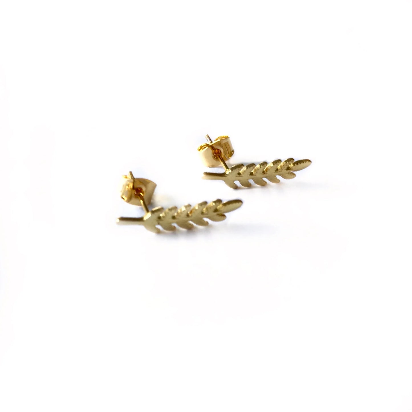Standout Boutique- HOJAS STUDS