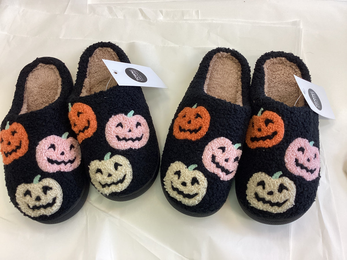 Town & Country - Pumpkin Plush Slippers