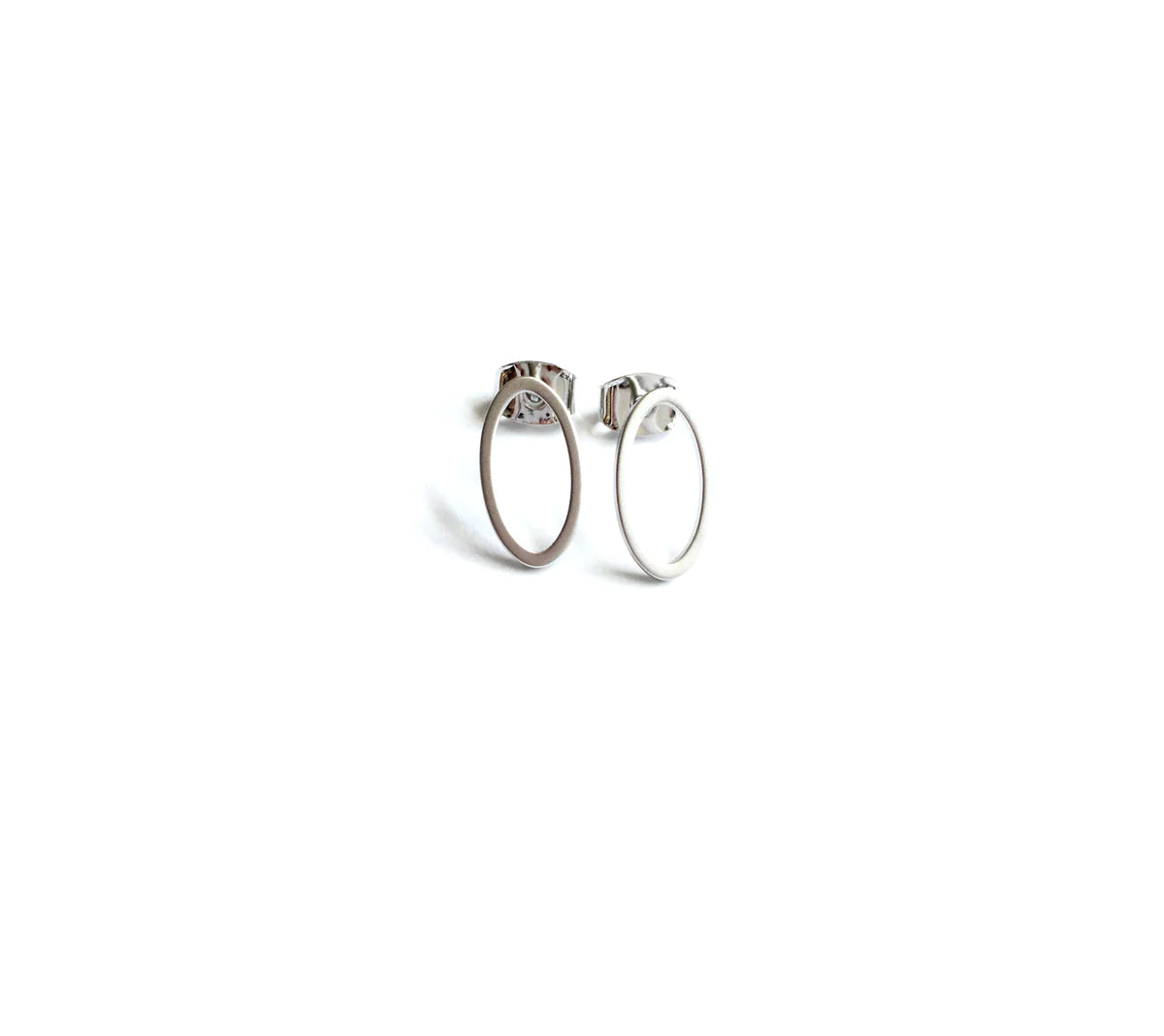 Standout Boutique - Oval Stud