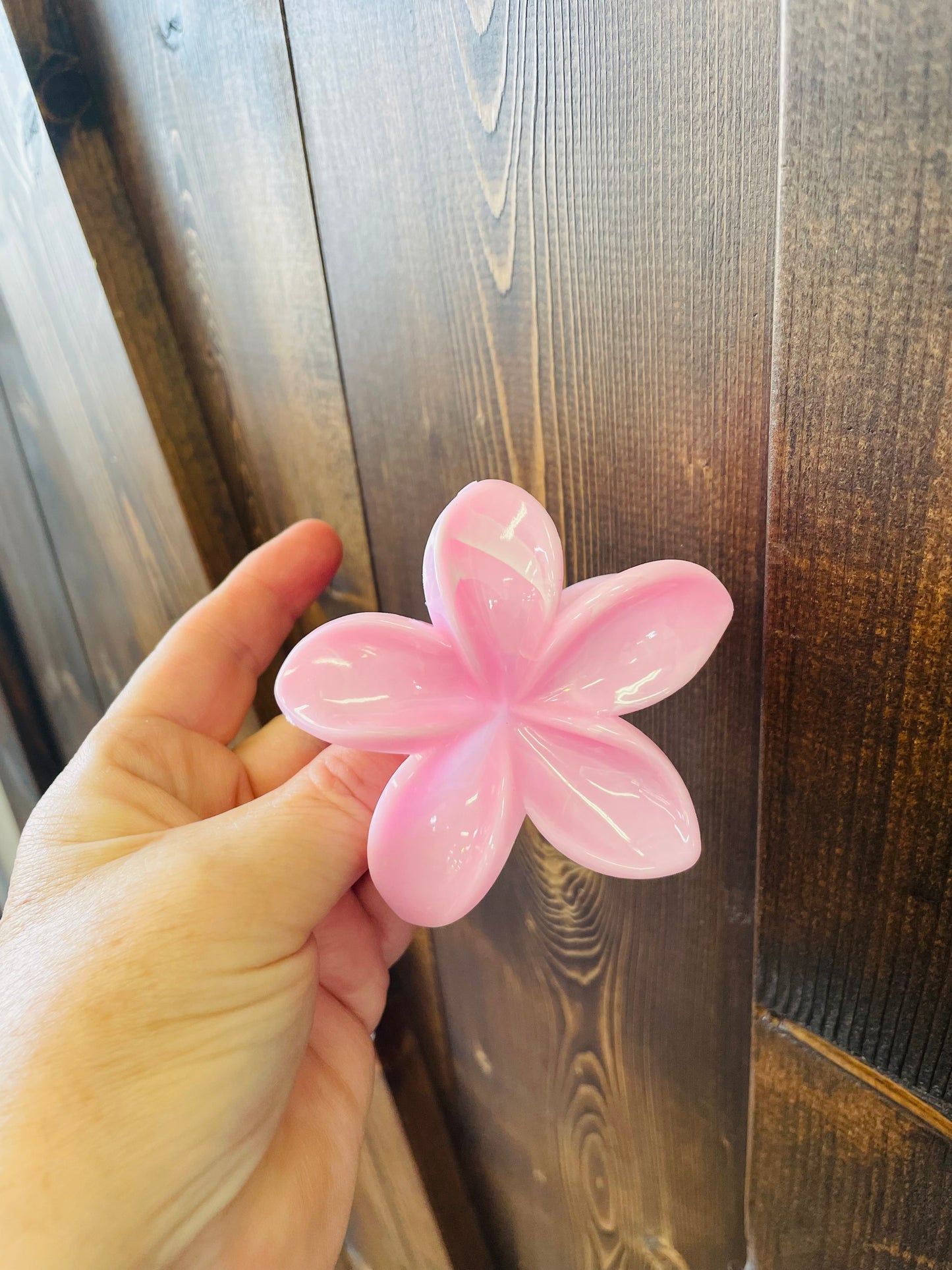 Town & Country ~ hibiscus flower hair clip