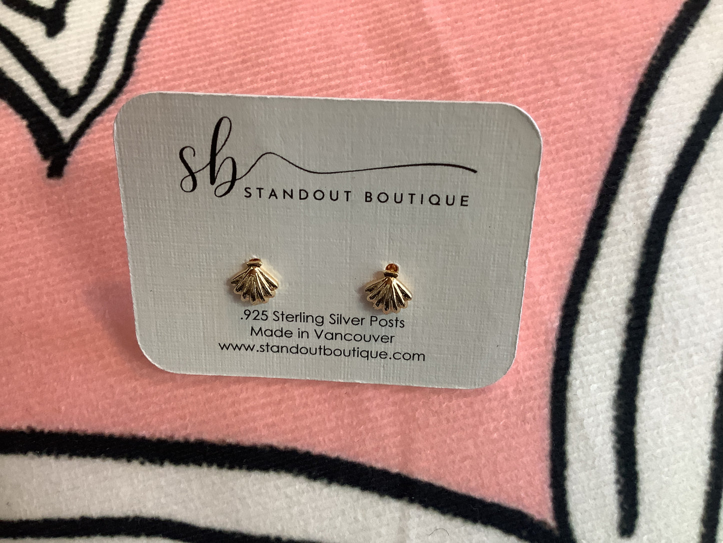 Standout Boutique- Seashell Earrings