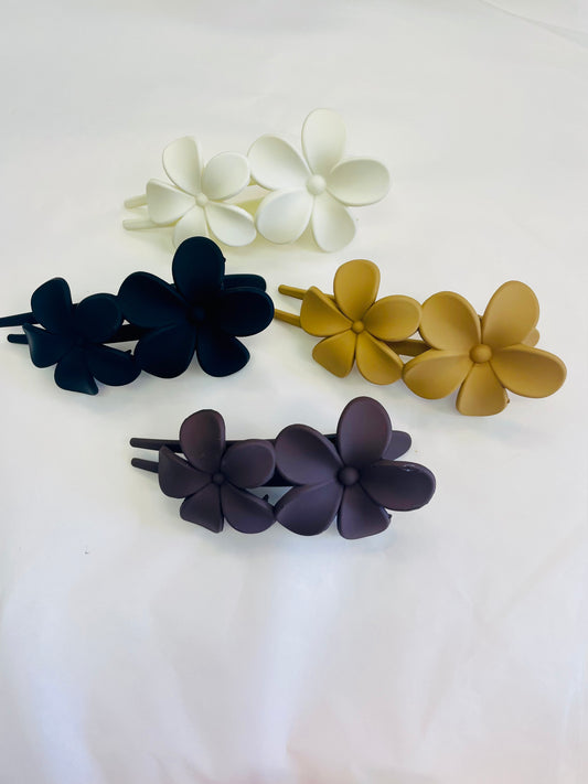 Town & Country ~ double flower long hair clip