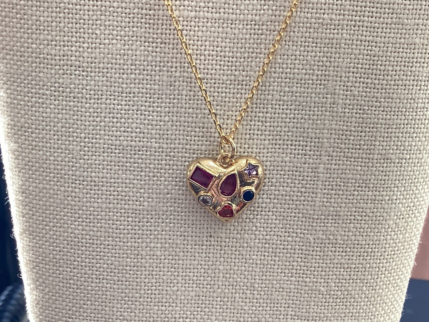 Standout Boutique-Heart Gems Necklace