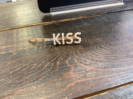 Town & Country ~ Metal Hair Clip Kiss