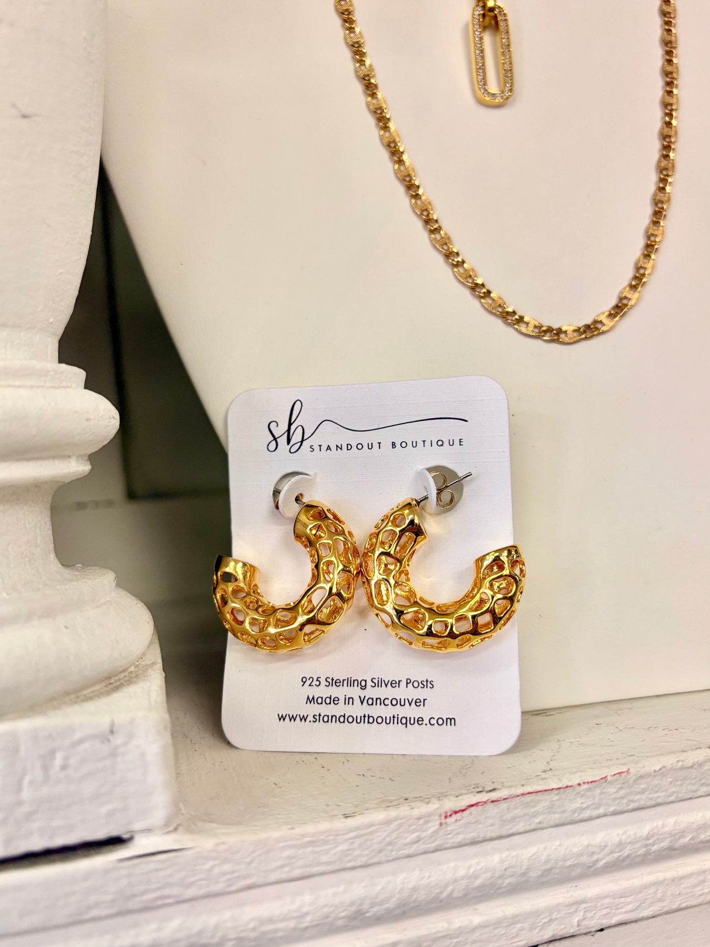 Standout boutique ~bubbles gold hoop earrings