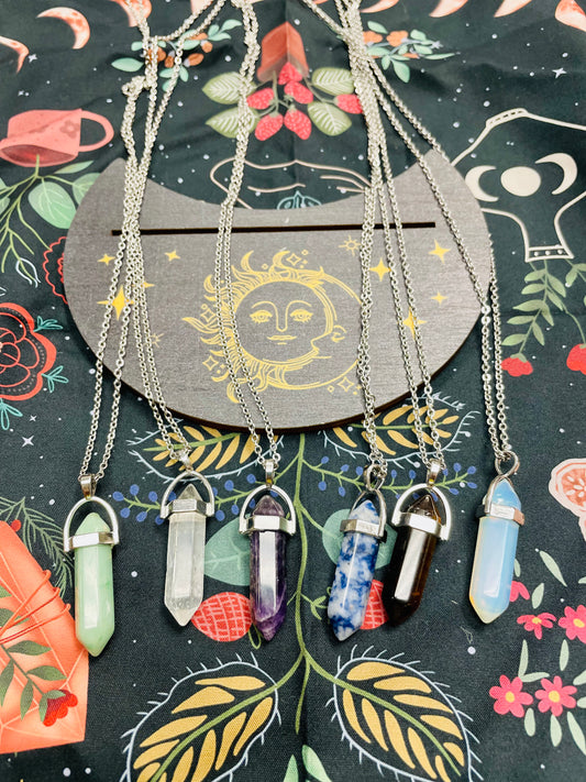 Town & Country - Crystal Point Necklace