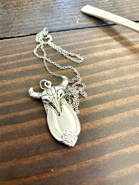 Teaspoon Memories ~ Skull pendant