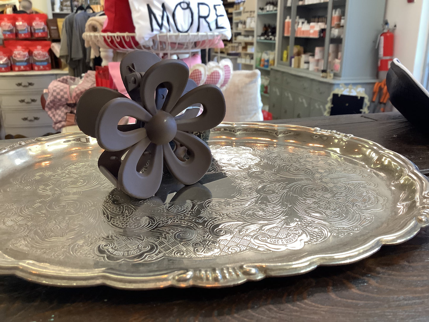 Town & Country - Cut-Out Flower Hair Claw Clips
