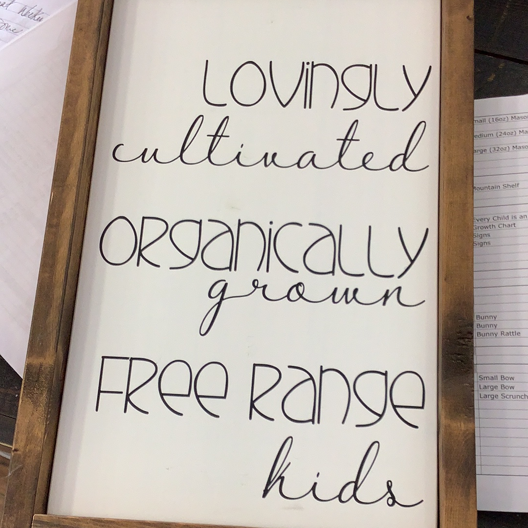 Town & Country-Free Range Kids Sign