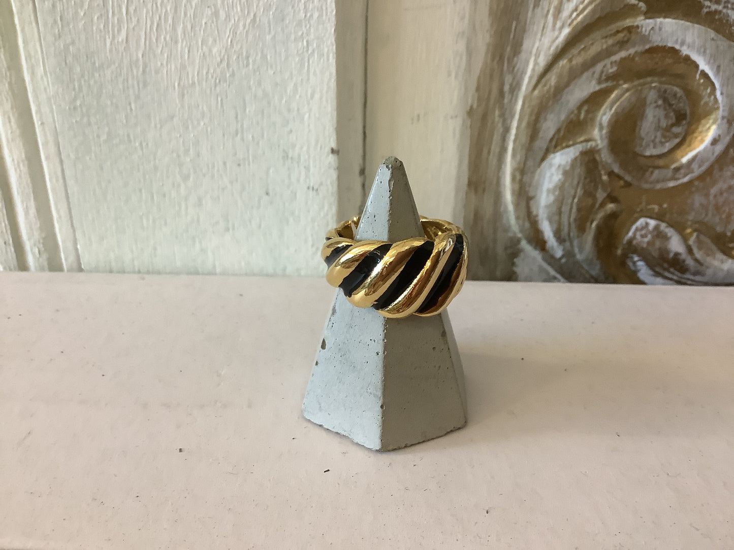 Standout Boutique - Enamel Black Stripe Ring