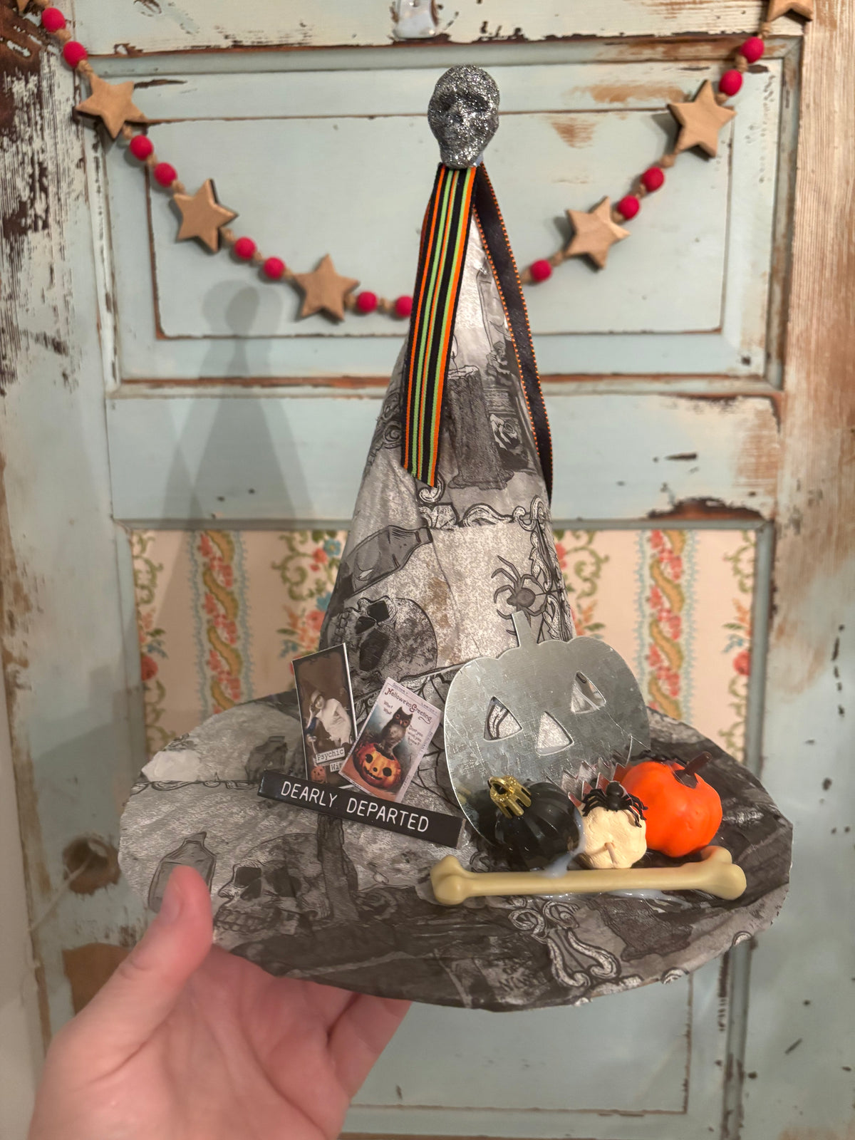 Primitive witches hats
