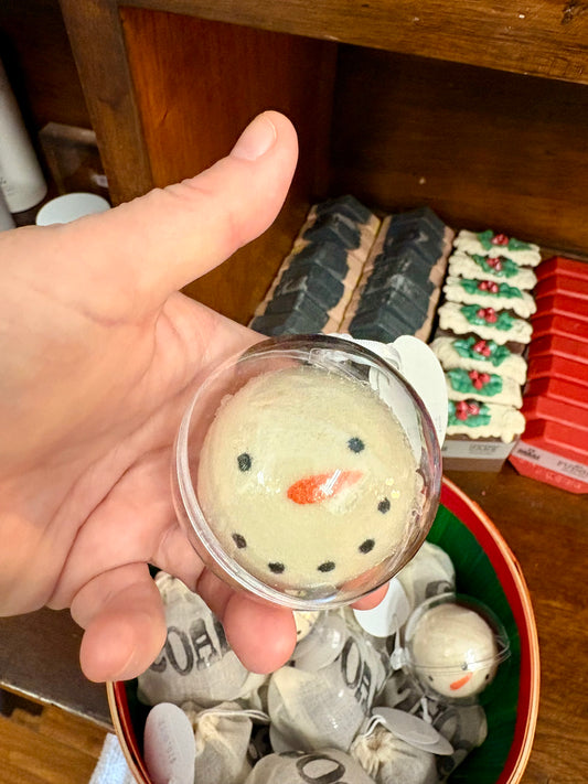 Merry Soaping-Snowman Bath Bomb