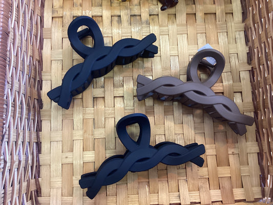 Town & Country- Hair Claws assorted