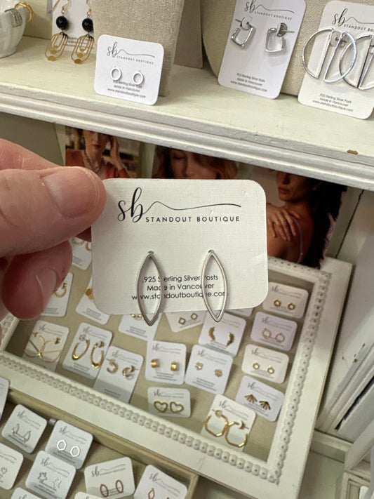 Standout boutique ~ Nala silver plated earrings