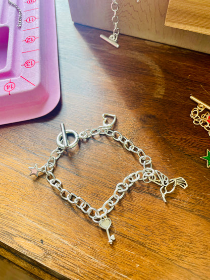 Charm Bar | Booking