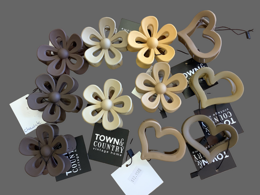 Town & Country - Cut-Out Flower Hair Claw Clips