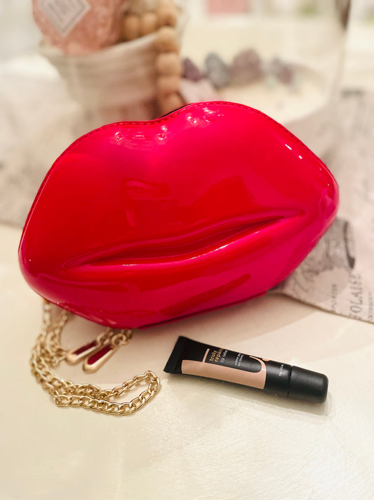 Town & Country - Red Lip Purse
