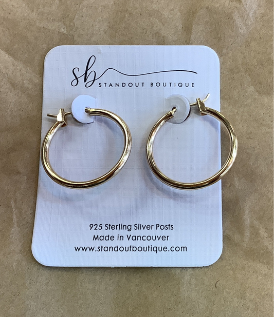 Standout Boutique - Medium Hoops