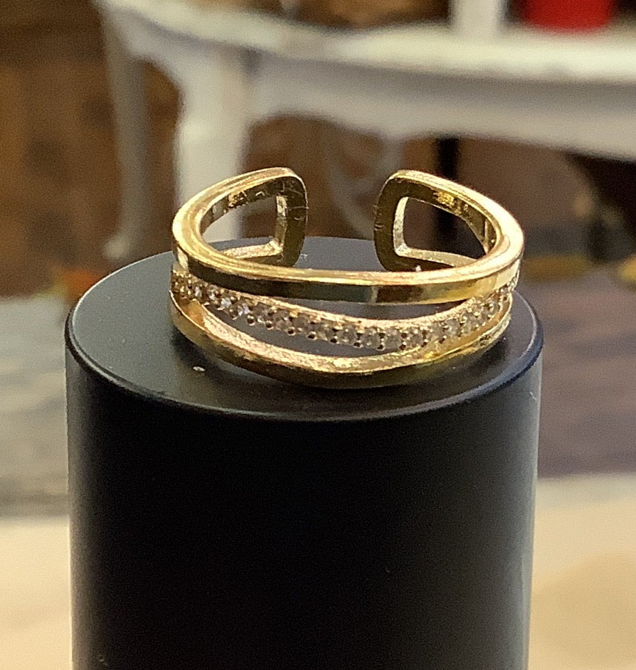 Standout Boutique - Gold Zirconia Ring