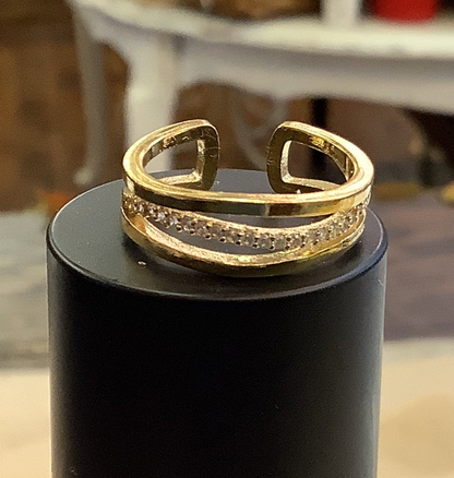 Standout Boutique - Gold Zirconia Ring