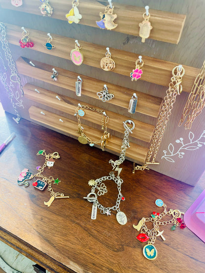 Charm Bar | Booking