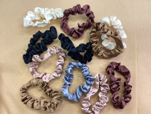Town & Country - Satin Scrunchies Mini