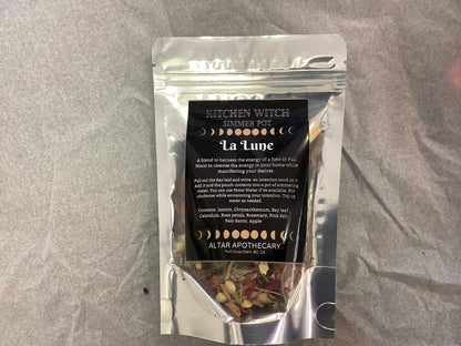 Alter Apothecary-Kitchen Witch Simmer Pot-Palo Santo