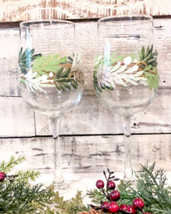 Cc Crafts - Stemmed Wreath With White Berries Wineglass