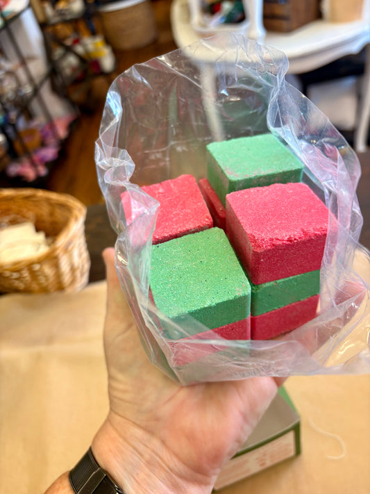 Happy Hippo-Magic Elf Cube Bombs