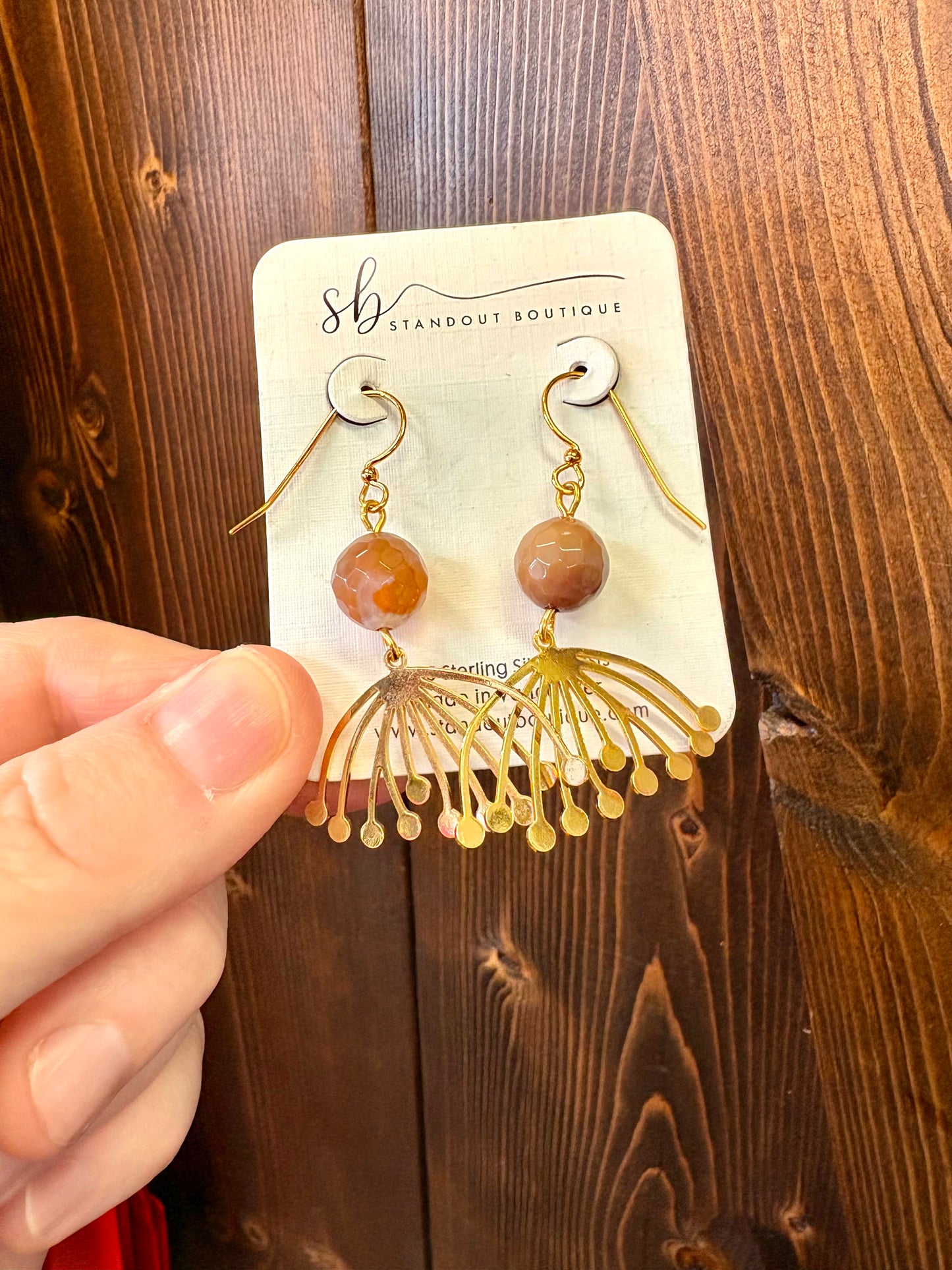 Standout Boutique ~ Agate dangling earrings