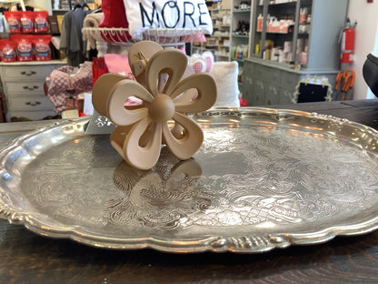 Town & Country - Cut-Out Flower Hair Claw Clips