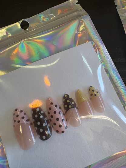 Dipsy doodle designz~ Press on nails