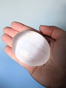 Nova & Cove - Selenite Palm Stone