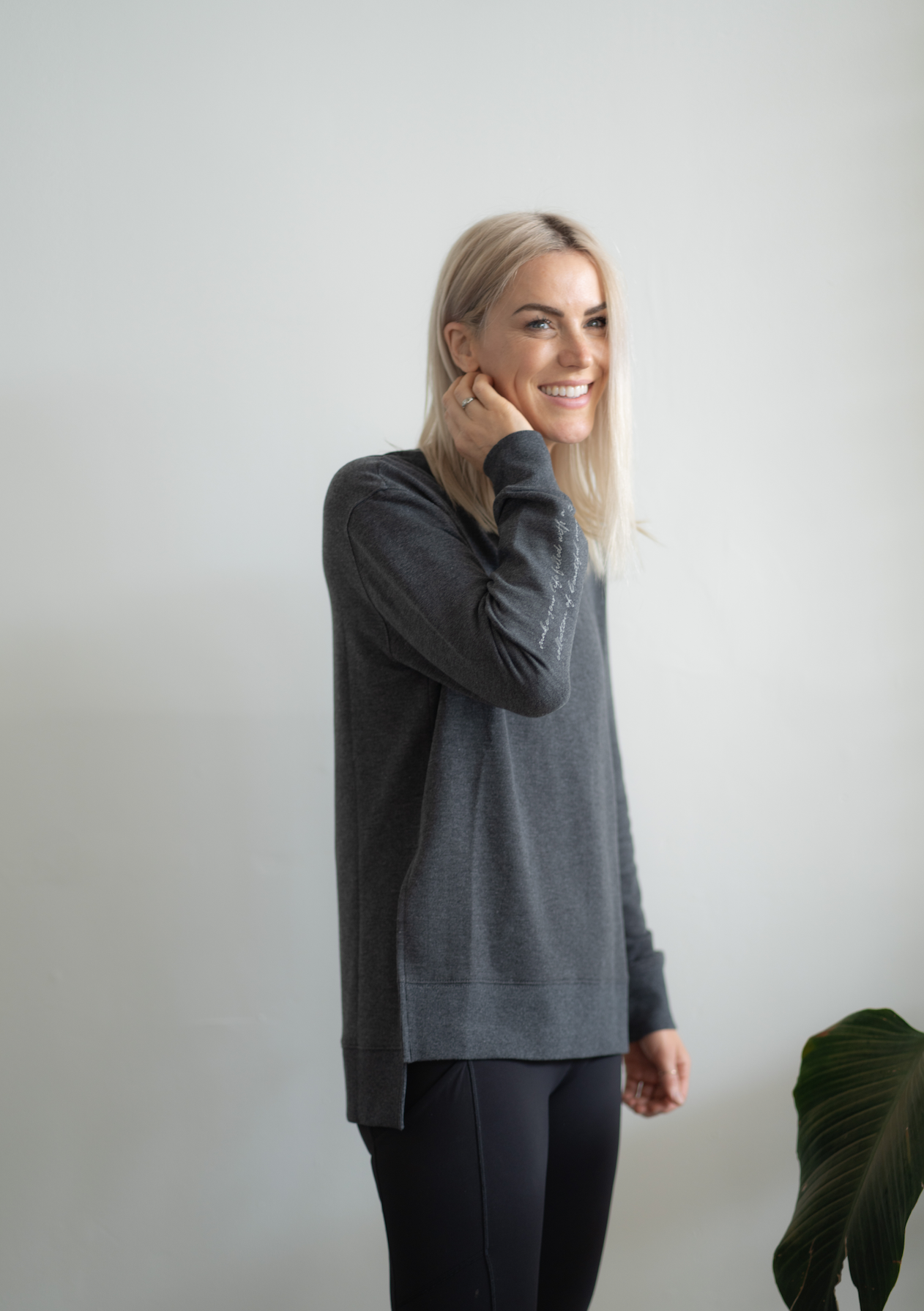The Roster - Movement Pullover Dark Grey