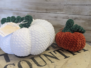 Kiss My Knots Fibre Arts- Fuzzy pumpkins