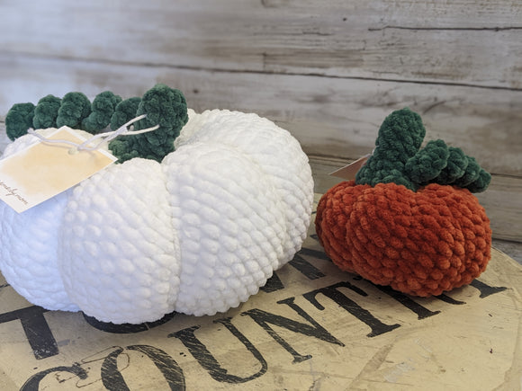 Kiss My Knots Fibre Arts- Fuzzy pumpkins