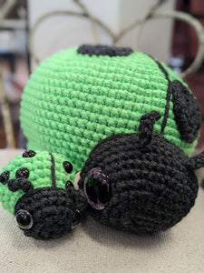 Kiss My Knots Fibre Arts - Giant Lady Bug With Baby