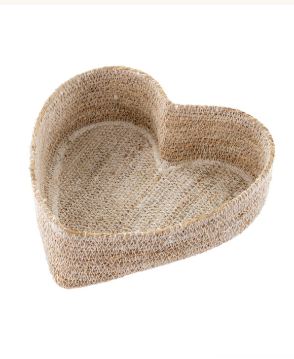 Town & Country - White Seagrass Heart Basket
